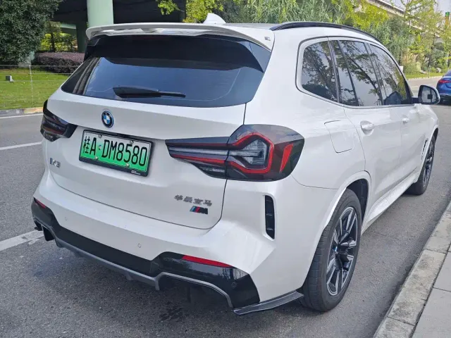 BMW iX3 — Фото автомобиля 5