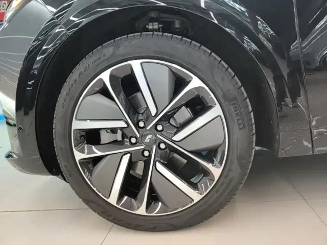 Li Auto L6 — Фото автомобиля 22
