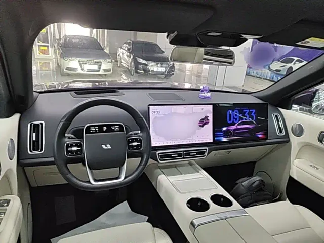 Li Auto L8 — Фото автомобиля 9