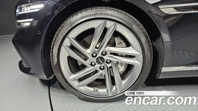 Genesis G80 Бензин 2.5 турбо AWD — Фото автомобиля 4