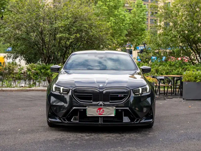 BMW M5 — Фото автомобиля 2