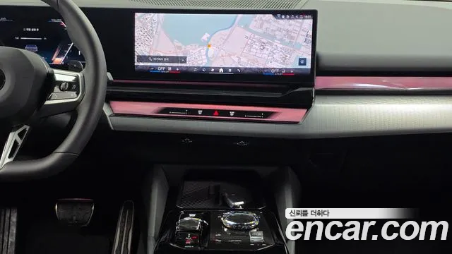 BMW 5 Series G60 — Фото автомобиля 14