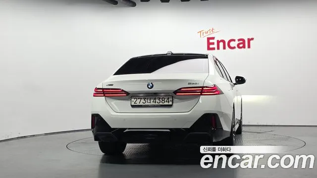 BMW 5-Series 5 серия (G60) 530i xDrive M Sport — Фото автомобиля 3
