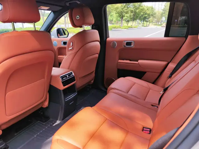 Li Auto L7 — Фото автомобиля 8