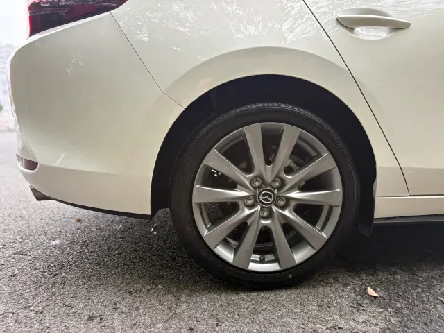 Mazda Axela — Фото автомобиля 12
