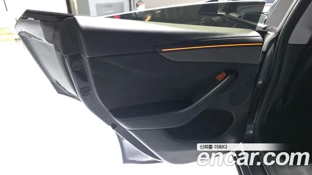 Tesla Model Y — Фото автомобиля 14