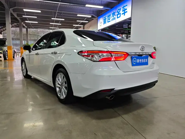 Toyota Camry — Фото автомобиля 16