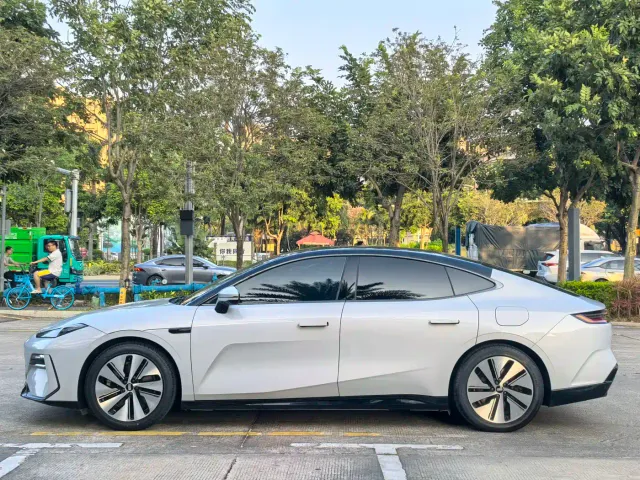Geely Galaxy E8 — Фото автомобиля 26