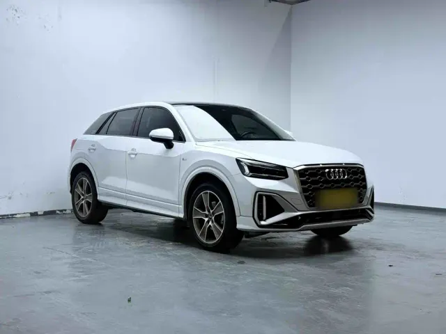 Audi Q2L — Фото автомобиля 3