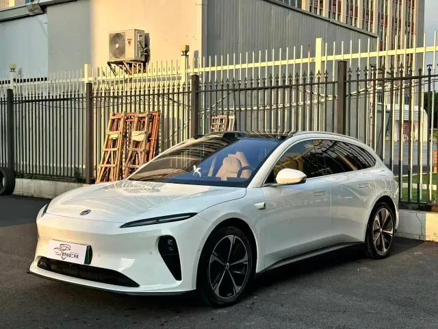 Фотография автомобиля — Nio ET5 Touring