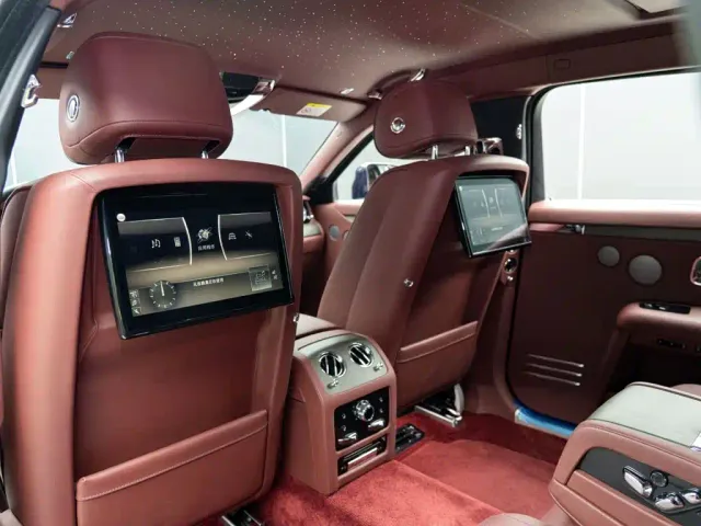 Rolls-Royce Ghost — Фото автомобиля 15