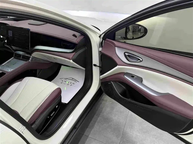 BYD Seal 07 DM-i — Фото автомобиля 11