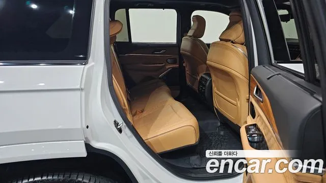 Jeep Cherokee — Фото автомобиля 9