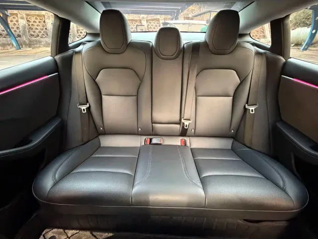 Tesla Model 3 — Фото автомобиля 17