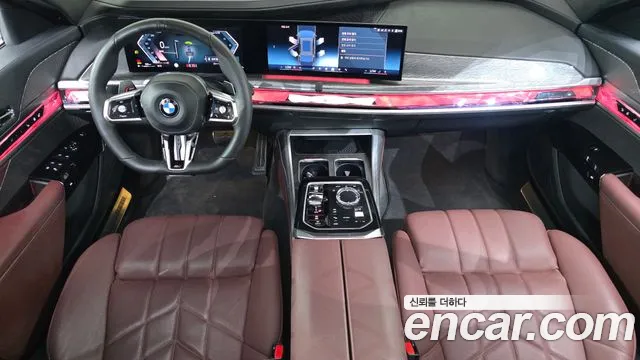 BMW 7 Series G70 — Фото автомобиля 10
