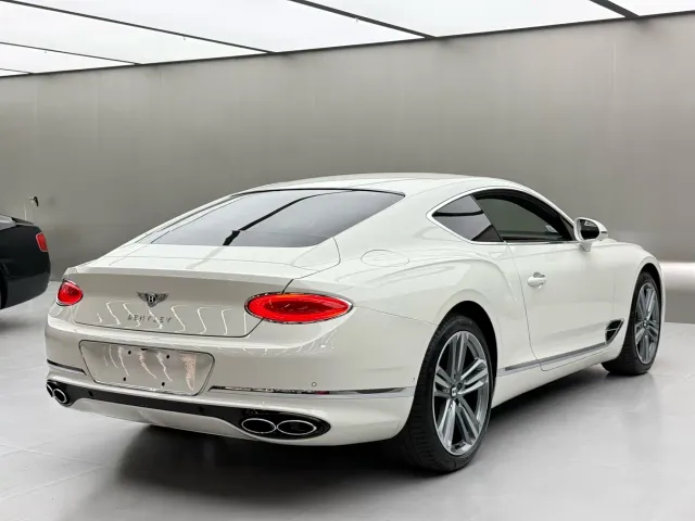 Bentley Continental — Фото автомобиля 6