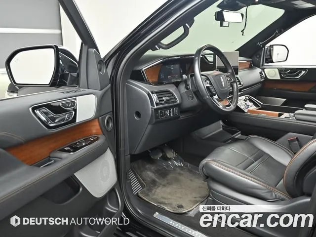 Lincoln Navigator — Фото автомобиля 11