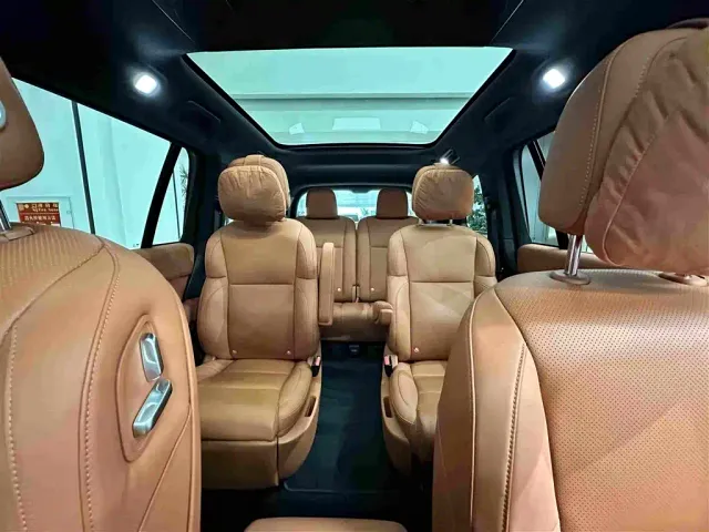 Li Auto L9 — Фото автомобиля 15