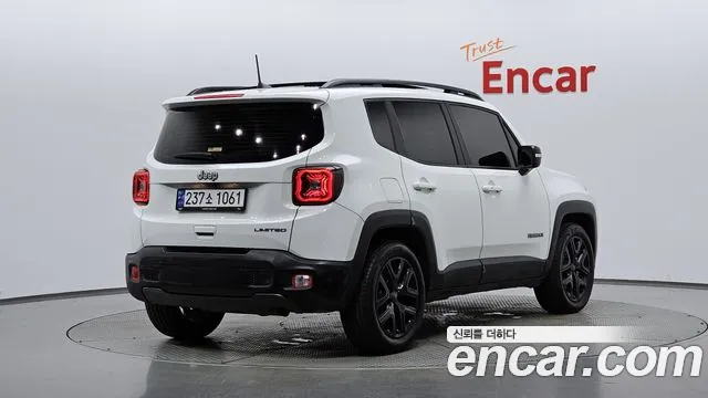 Jeep Renegade — Фото автомобиля 2