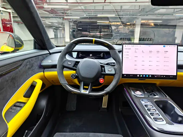 Xiaomi SU7 Ultra — Фото автомобиля 13