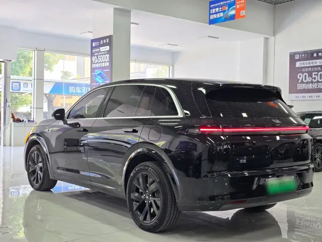 Li Auto L7 — Фото автомобиля 10