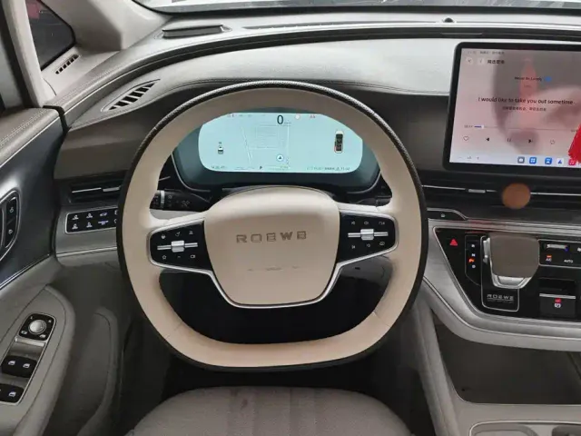 Roewe Roewe iMAX8 EV 2025 1.5T DMH Land Luxury Edition — Фото автомобиля 15