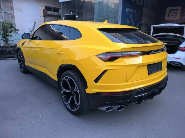Lamborghini Urus — Фото автомобиля 10