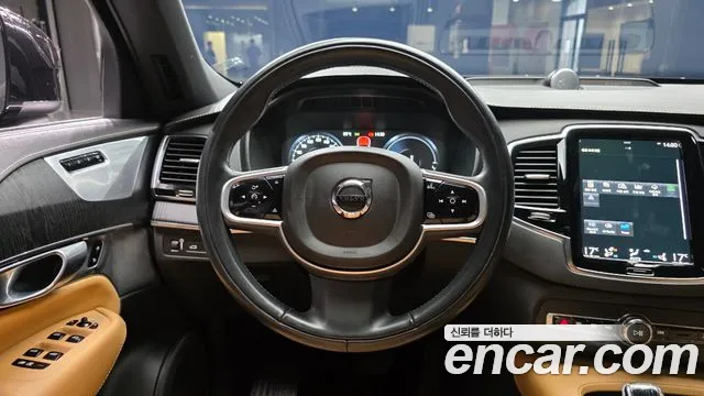 Volvo XC90 — Фото автомобиля 20