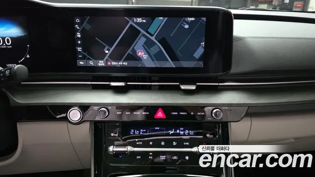 Kia Carnival Generation 4 — Фото автомобиля 20