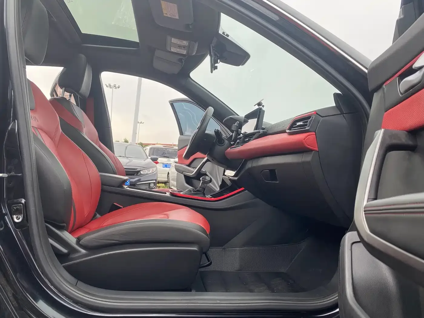 Dongfeng Aeolus Yixuan 2022 230T Auto Light-Chasing Knight Edition — Фото автомобиля 11