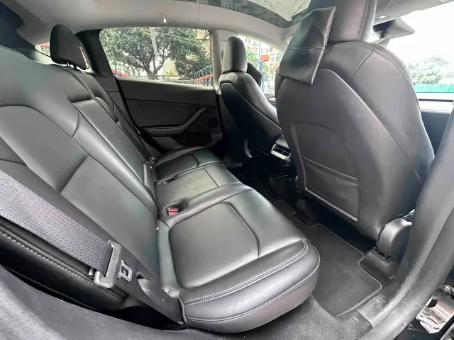 Tesla Model Y — Фото автомобиля 15
