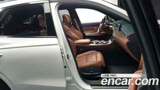Genesis GV70 — Фото автомобиля 16