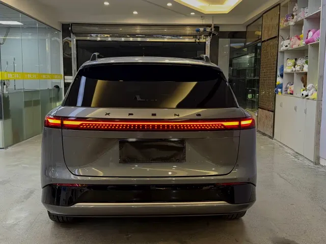 Xpeng G9 — Фото автомобиля 6
