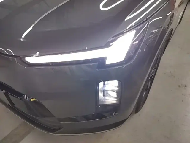 Volvo XC70 Plug-in Hybrid — Фото автомобиля 23