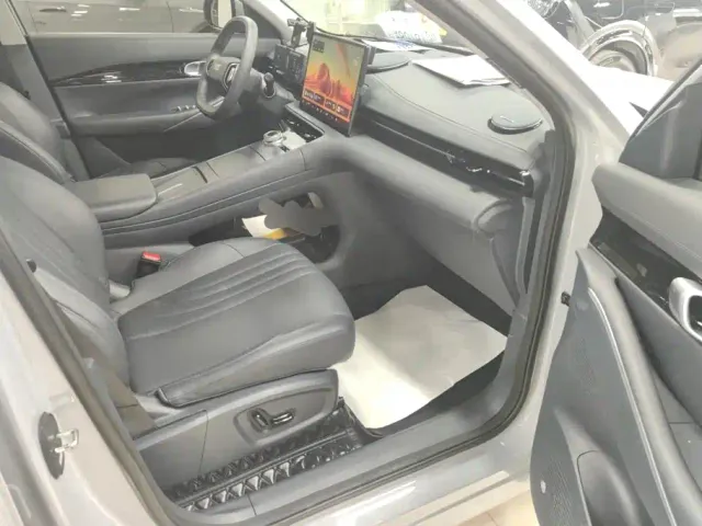 Geely Galaxy E5 — Фото автомобиля 8