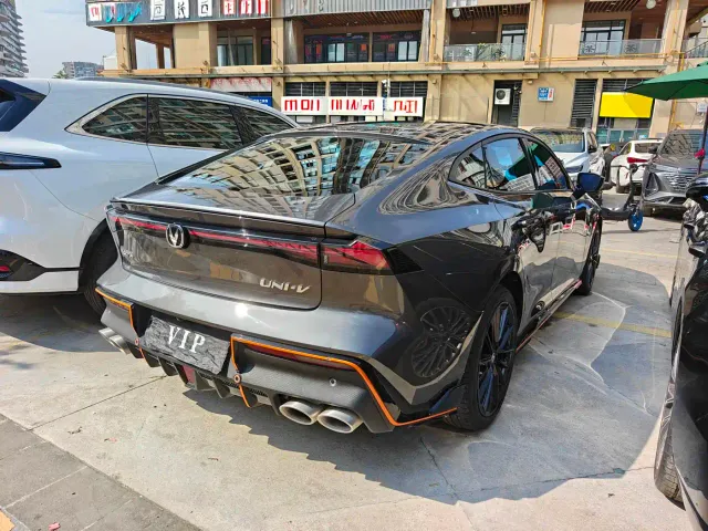 Changan UNI-V — Фото автомобиля 15