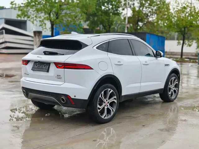 Jaguar E-PACE — Фото автомобиля 6