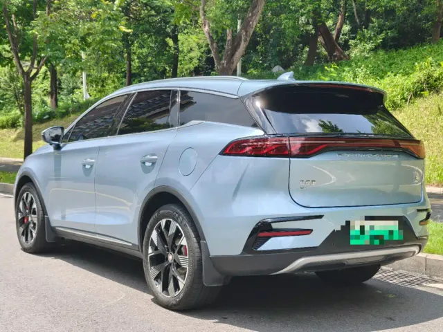 BYD Tang — Фото автомобиля 7