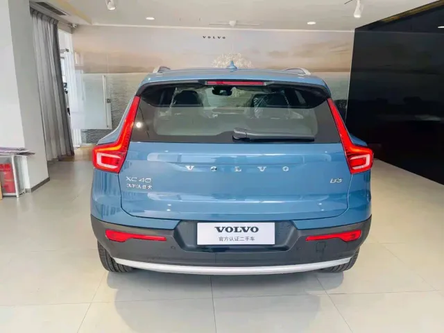 Volvo XC40 — Фото автомобиля 7