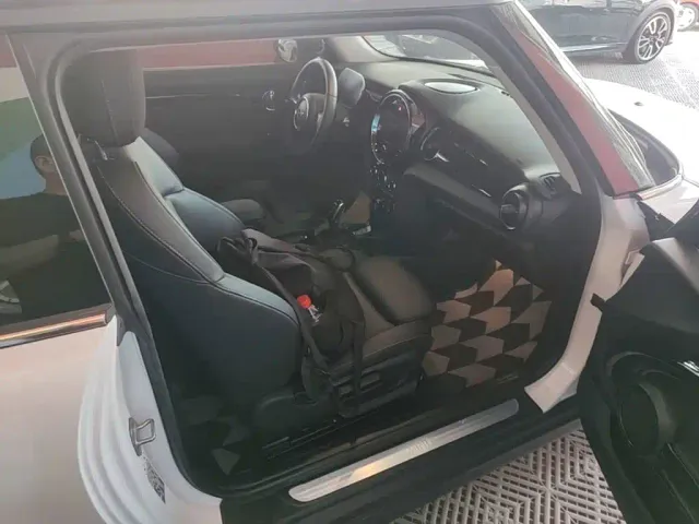 MINI Hatch — Фото автомобиля 24