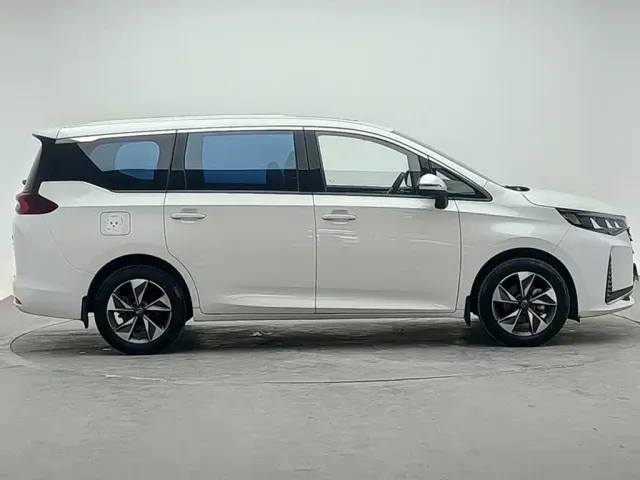 GAC Trumpchi M6 — Фото автомобиля 3