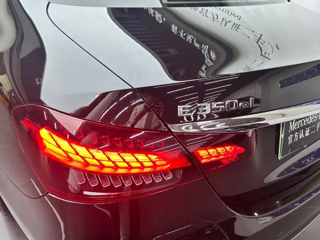 Mercedes-Benz E-Class — Фото автомобиля 21