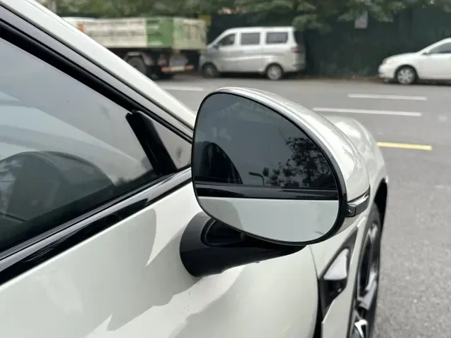 Xiaomi SU7 — Фото автомобиля 6
