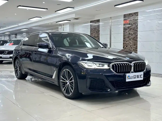 BMW 5 Series — Фото автомобиля 3