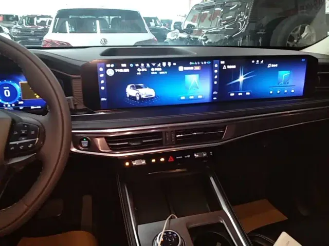Ford Explorer — Фото автомобиля 12