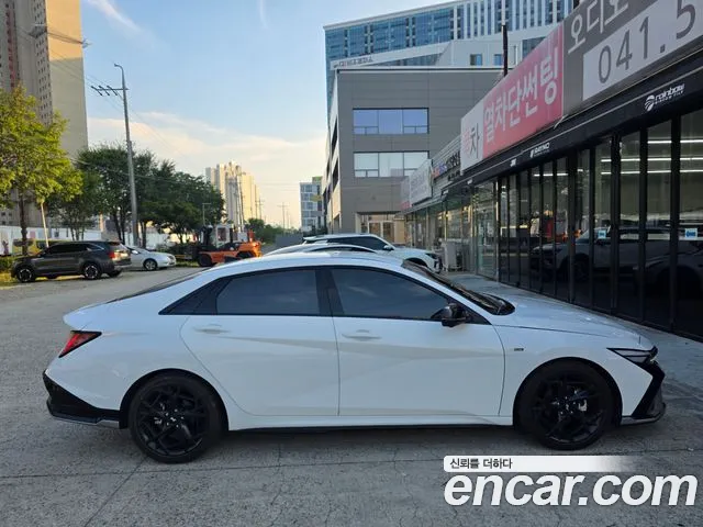 Hyundai AVANTE — Фото автомобиля 3