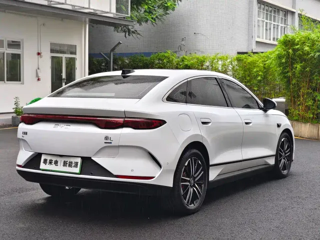 BYD Qin L — Фото автомобиля 6