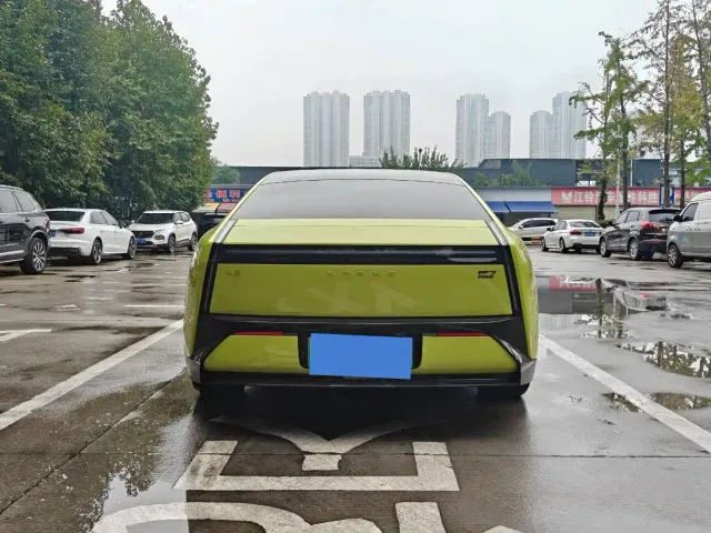 Xpeng P7 — Фото автомобиля 5