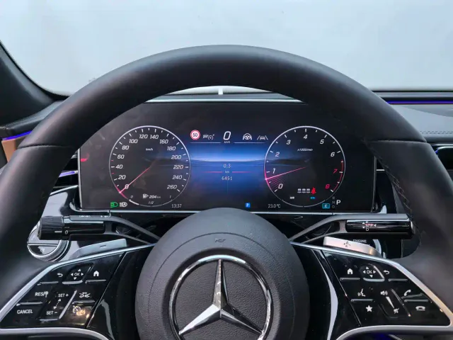 Mercedes-Benz E-Class — Фото автомобиля 9