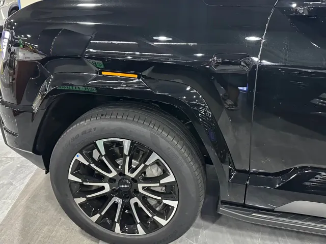 BYD FangChengBao Leopard 8 — Фото автомобиля 11
